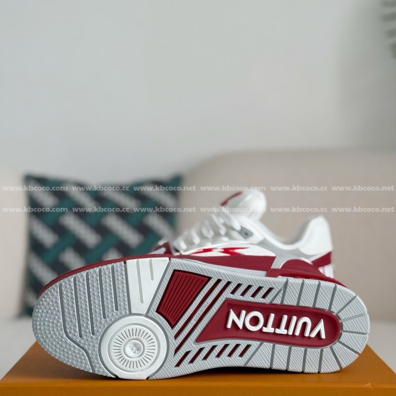 L0*is V*t0n TRAINER SNEAKERS