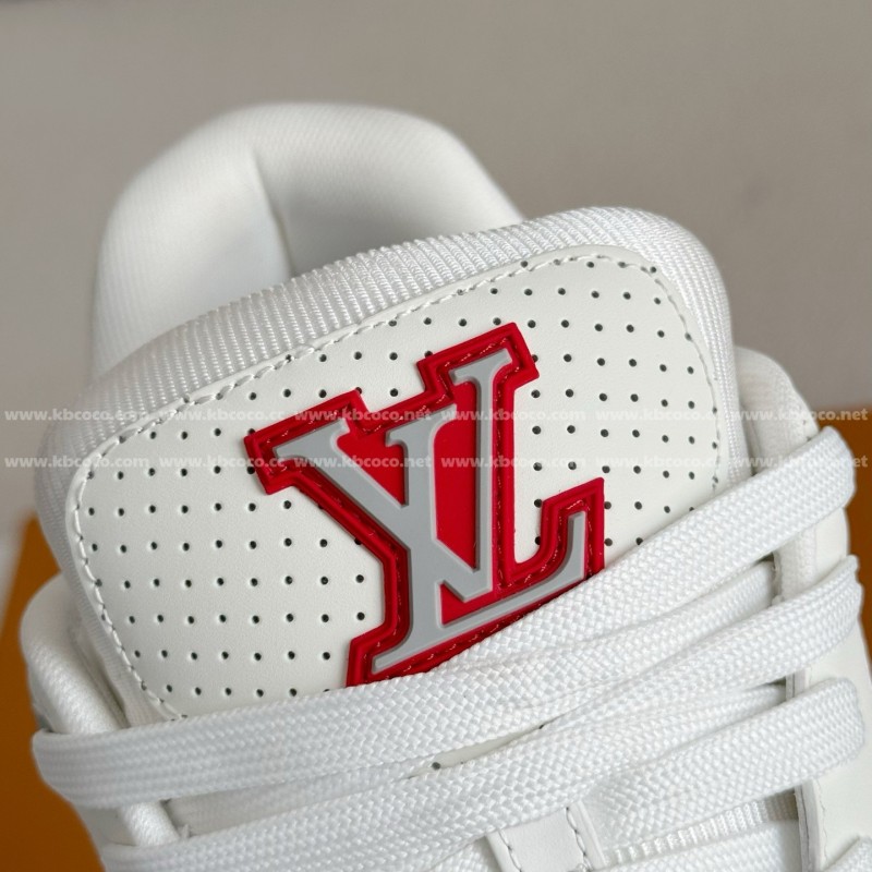 L0*is V*t0n TRAINER SNEAKERS