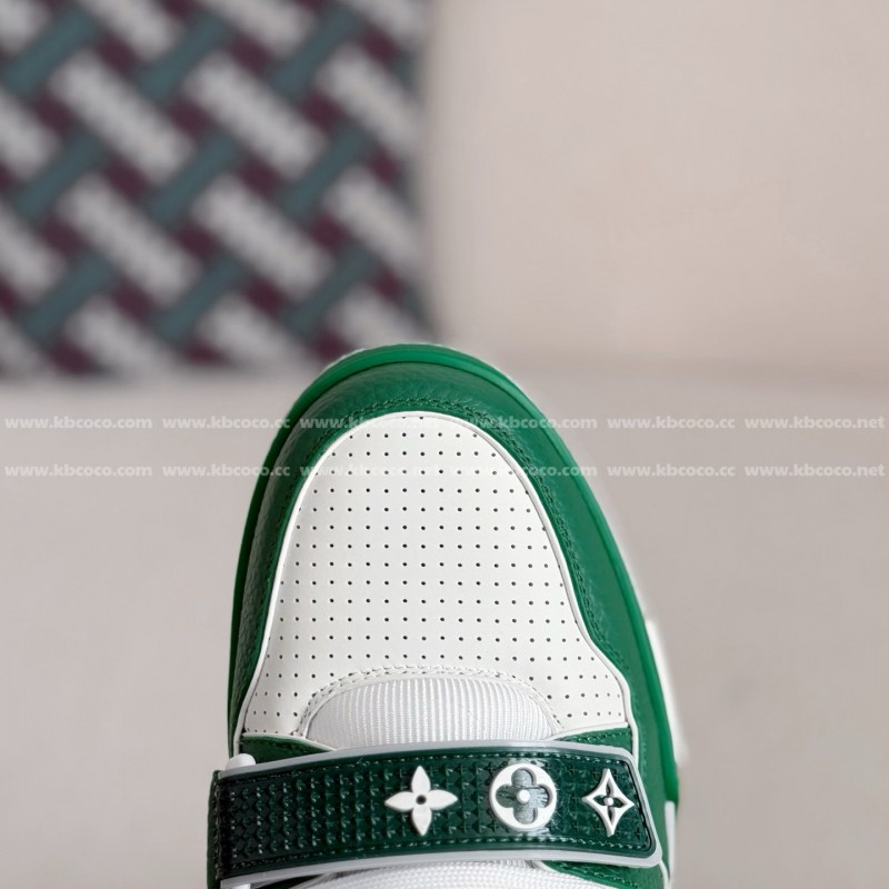 L0*is V*t0n TRAINER SNEAKERS