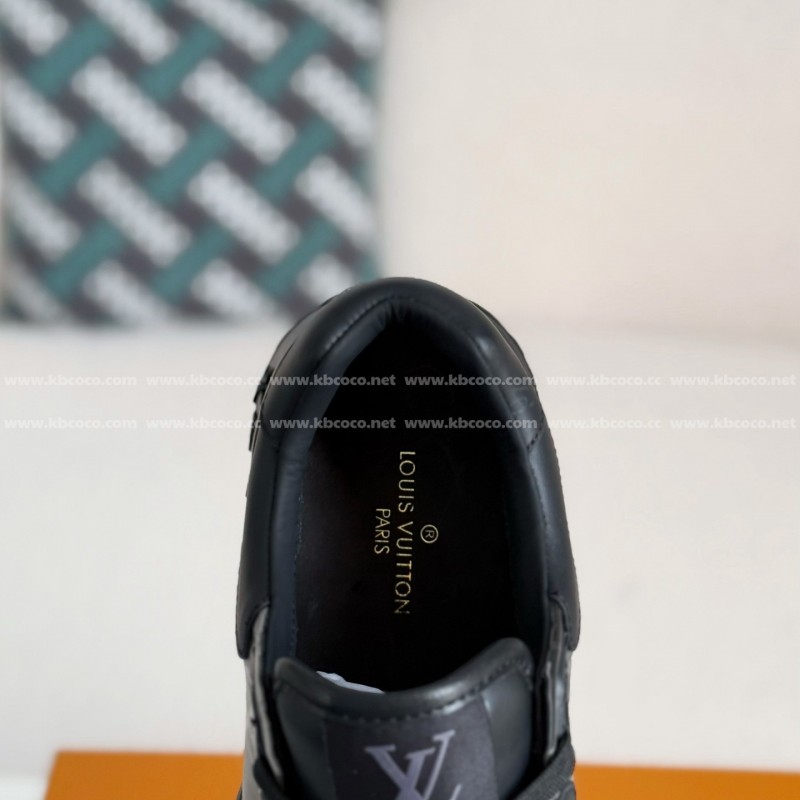 L0*is V*t0n RUN AWAY CASUAL SHOES