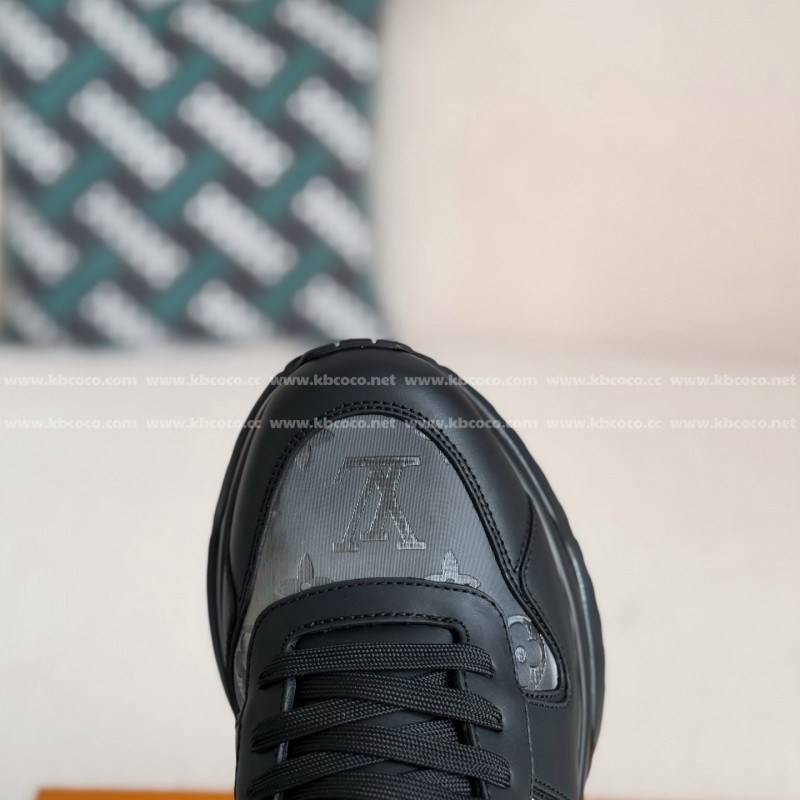 L0*is V*t0n RUN AWAY CASUAL SHOES