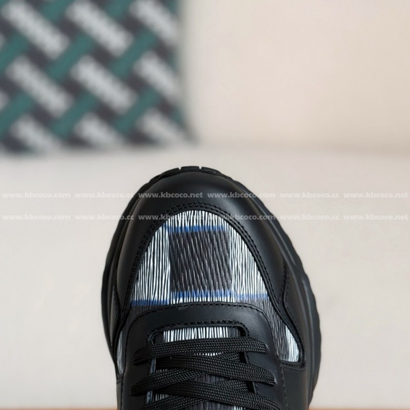 L0*is V*t0n RUN AWAY CASUAL SHOES