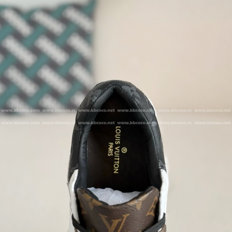 L0*is V*t0n RUN AWAY CASUAL SHOES