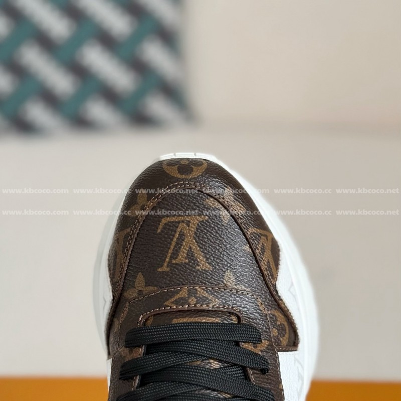 L0*is V*t0n RUN AWAY CASUAL SHOES