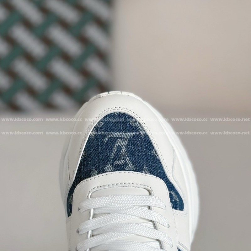 L0*is V*t0n RUN AWAY CASUAL SHOES