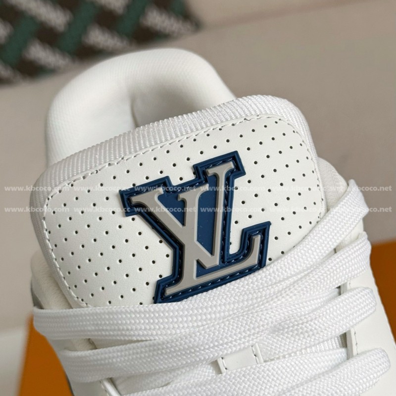 L0*is V*t0n TRAINER SNEAKERS