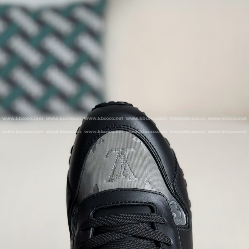 L0*is V*t0n RUN AWAY CASUAL SHOES