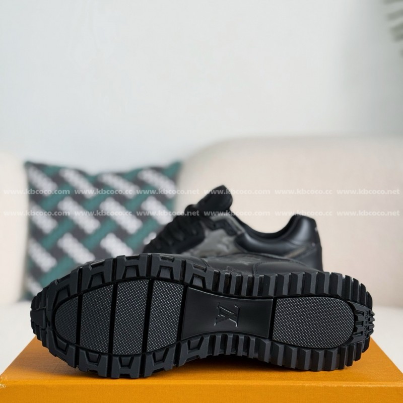 L0*is V*t0n RUN AWAY CASUAL SHOES