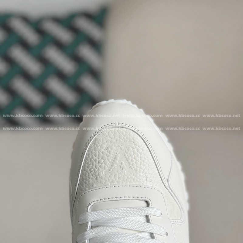 L0*is V*t0n RUN AWAY CASUAL SHOES