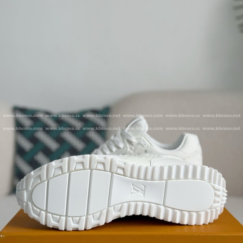 L0*is V*t0n RUN AWAY CASUAL SHOES