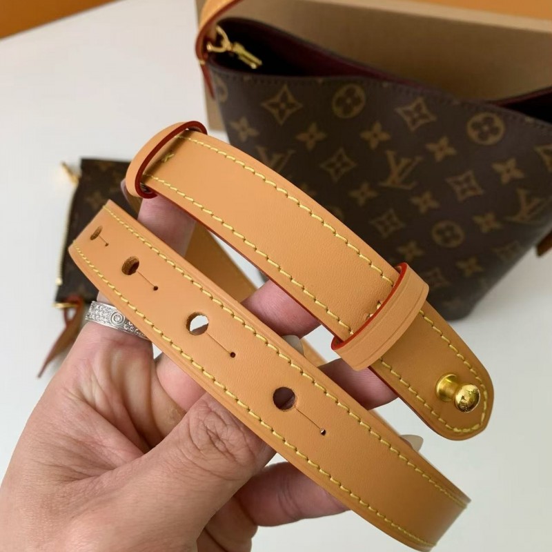 专柜当季新款 ALL IN BB 老花手袋 M12925，18*12*16cm