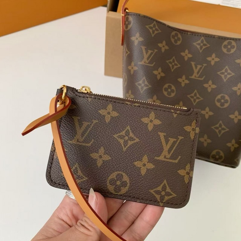 专柜当季新款 ALL IN BB 老花手袋 M12925，18*12*16cm