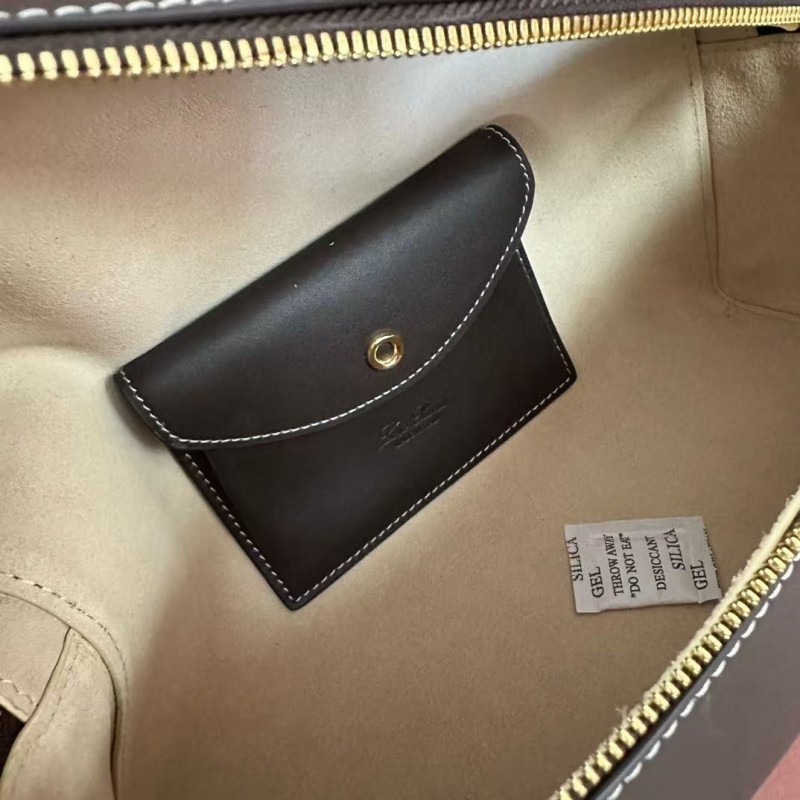 L**o p*ana new style black imported cowhide messenger bag size: 27*16*10cm