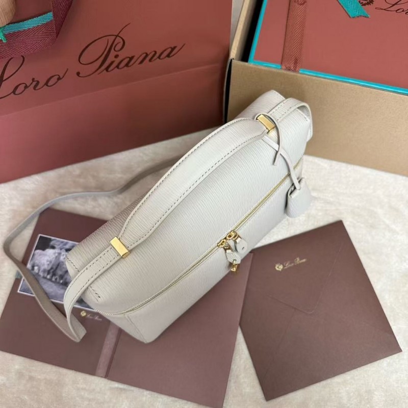 L**o p*ana new white imported cowhide crossbody toiletry bag Size: 27*16*10cm