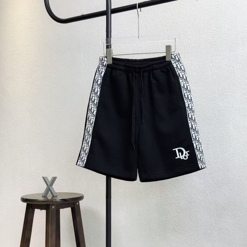 D*0r logo embroidered on the side