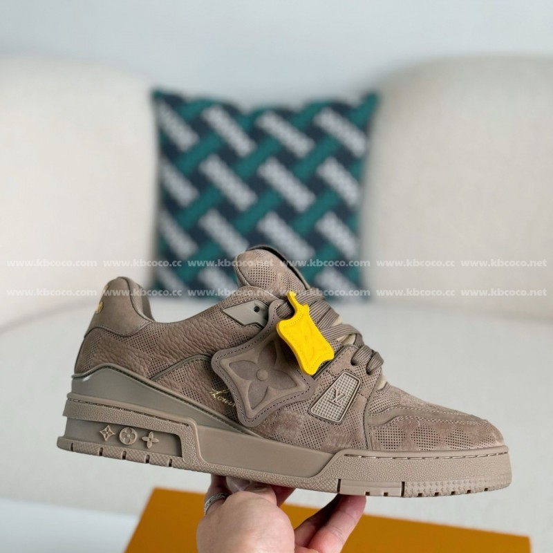 L0*is V*t0n TRAINER SNEAKERS