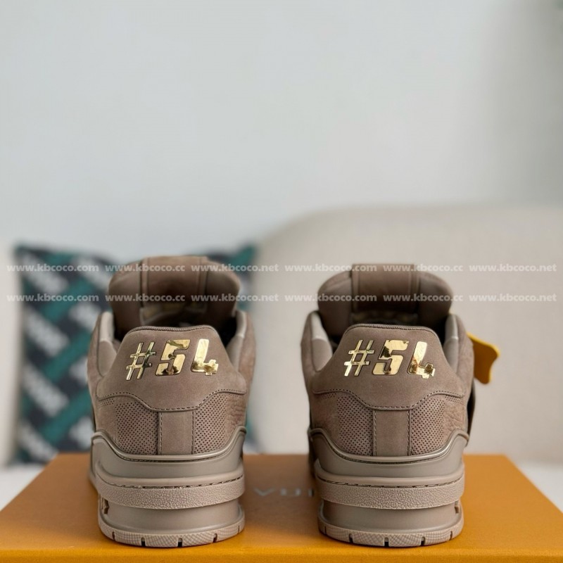 L0*is V*t0n TRAINER SNEAKERS