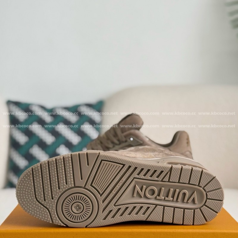 L0*is V*t0n TRAINER SNEAKERS