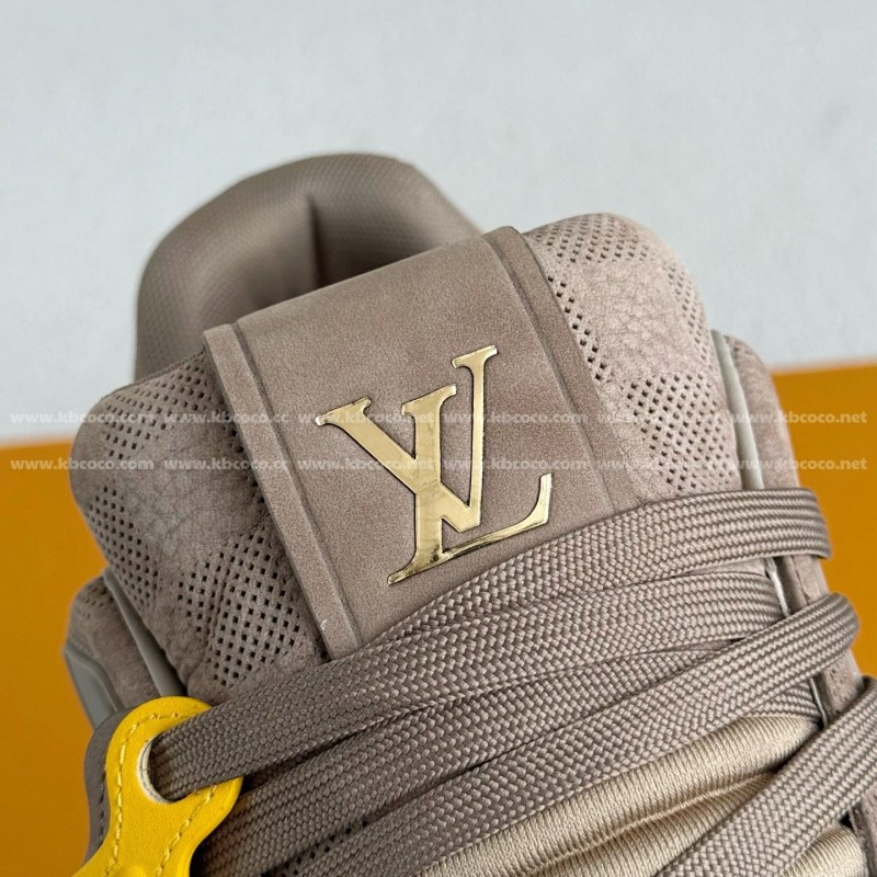 L0*is V*t0n TRAINER SNEAKERS