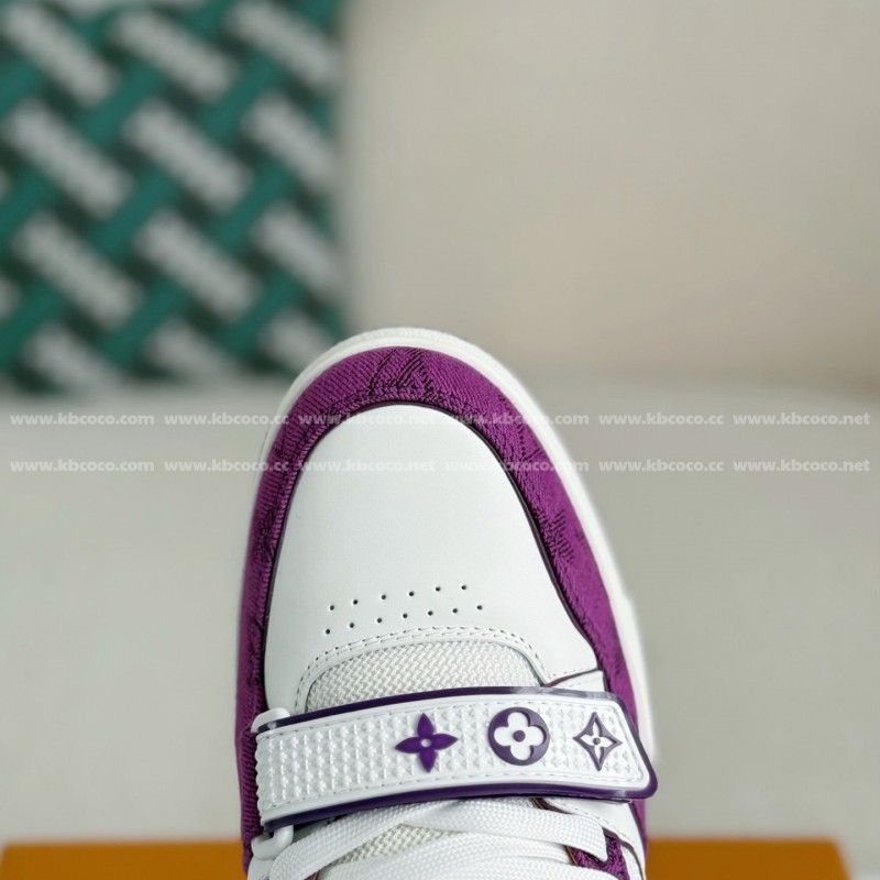 L0*is V*t0n TRAINER SNEAKERS