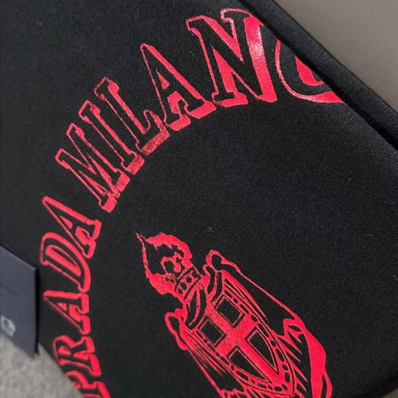 Pra*a 2025 Spring and Summer Latest Round Neck Fashion Short Sleeve