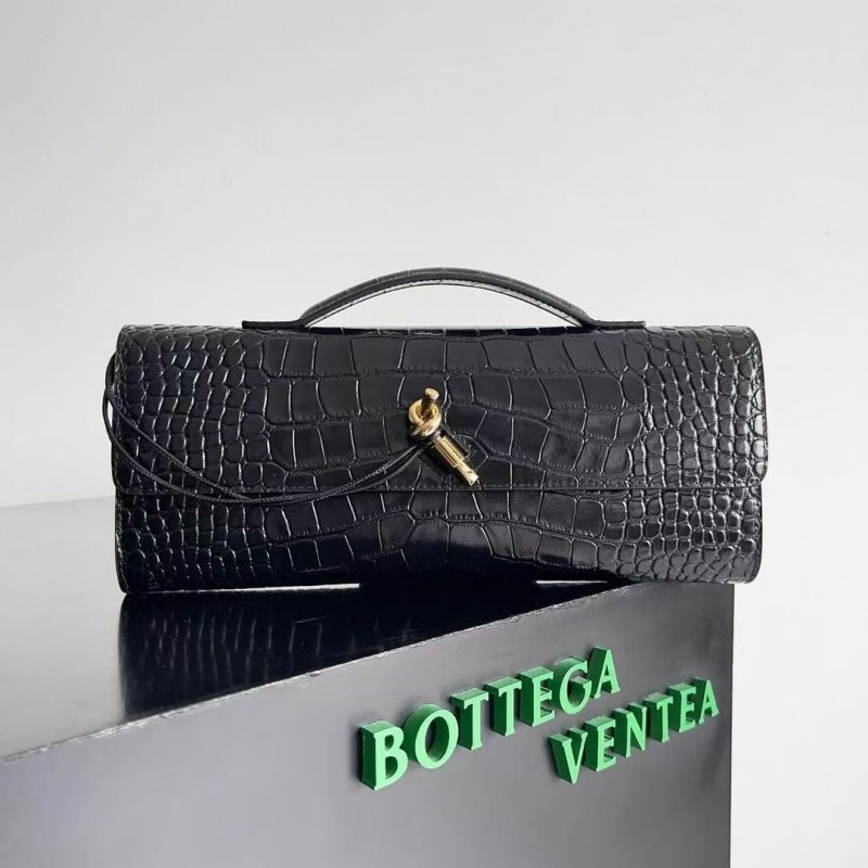 BOTTECA Ve*ne*ta uses exquisite craftsmanship intreccio embossed imported cow leather evening clutch b