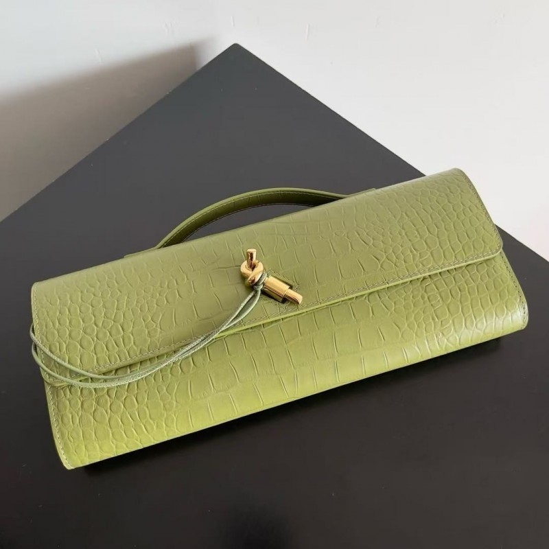BOTTECA Ve*ne*ta uses exquisite craftsmanship intreccio embossed imported cow leather evening clutch b