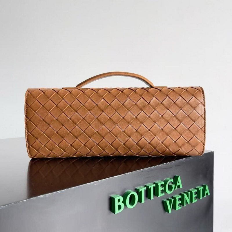 BOTTECA Ve*ne*ta uses exquisite craftsmanship intreccio woven imported sheepskin evening clutch bag Si