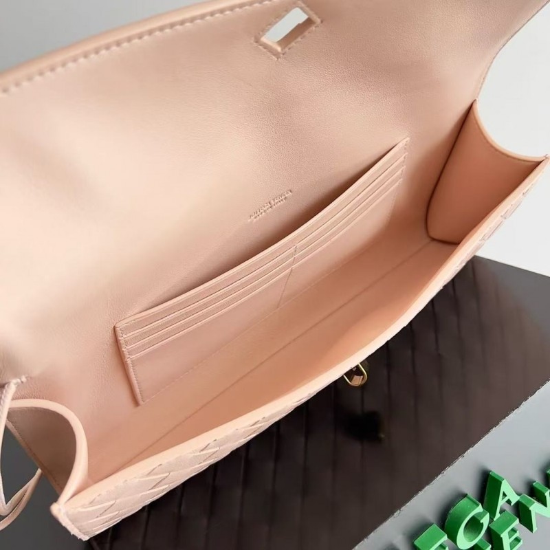 BOTTECA Ve*ne*ta uses exquisite craftsmanship intreccio woven imported sheepskin evening clutch bag Si