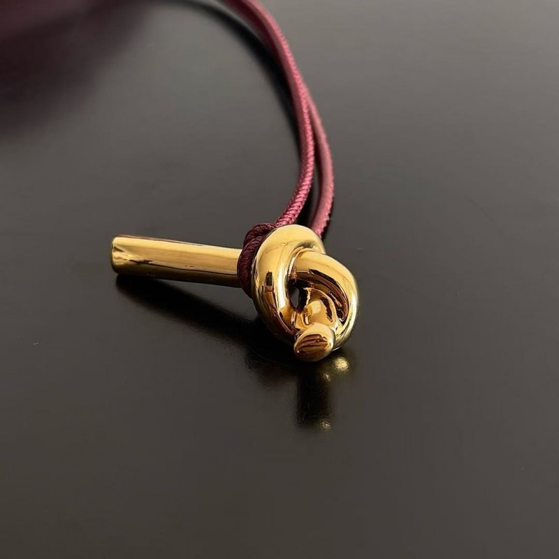 BOTTECA Ve*ne*ta uses exquisite craftsmanship intreccio woven imported sheepskin evening clutch bag Si