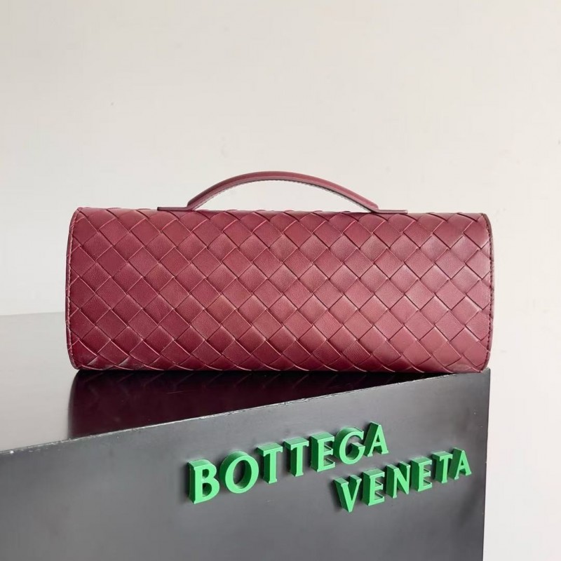 BOTTECA Ve*ne*ta uses exquisite craftsmanship intreccio woven imported sheepskin evening clutch bag Si