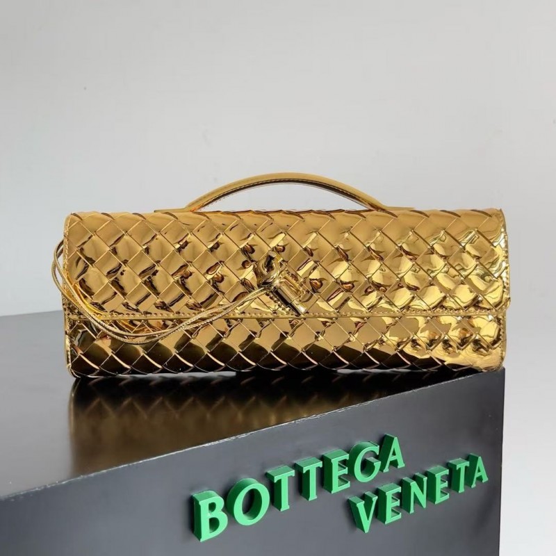 BOTTECA Ve*ne*ta uses exquisite craftsmanship intreccio weaving imported lacquered cowhide leather eve