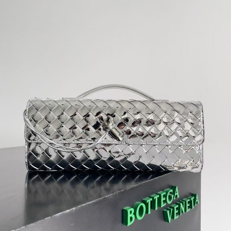 BOTTECA Ve*ne*ta uses exquisite craftsmanship intreccio weaving imported lacquered cowhide leather eve