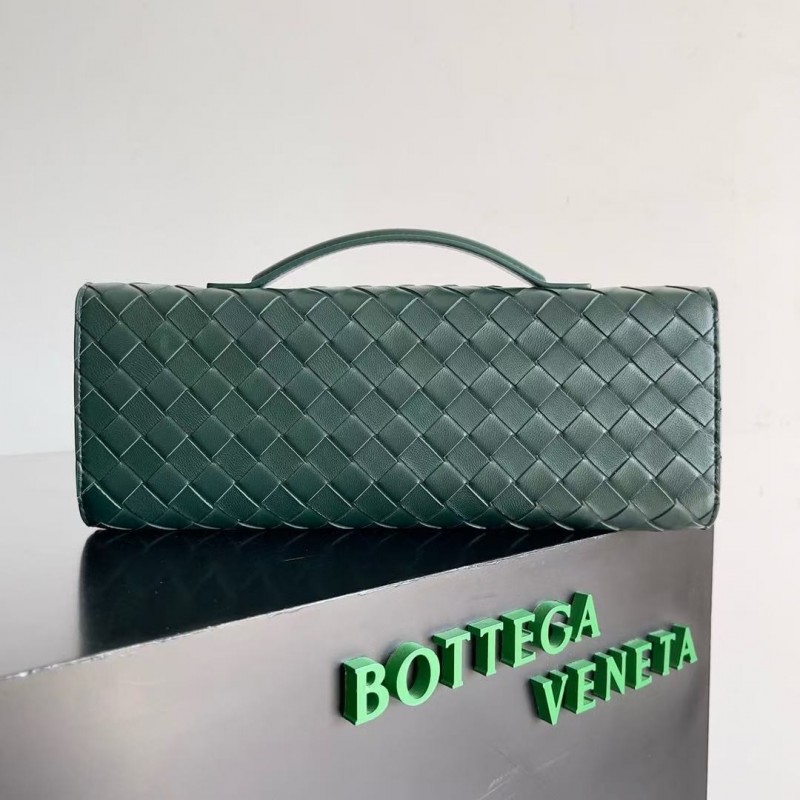 BOTTECA Ve*ne*ta uses exquisite craftsmanship intreccio woven imported sheepskin evening clutch bag Si