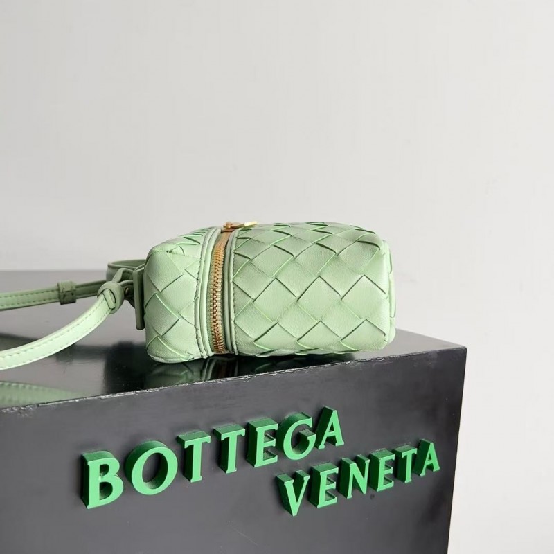 BOTTECA Ve*ne*ta uses exquisite craftsmanship intreccio weaving imported sheepskin leather Crossbody t