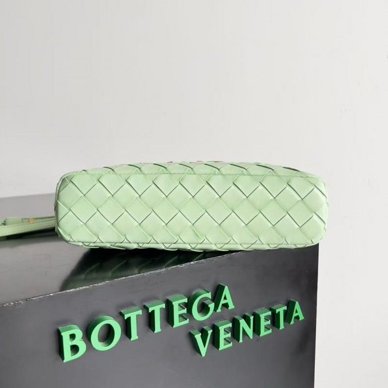 BOTTECA Ve*ne*ta uses exquisite craftsmanship intreccio weaving imported sheepskin leather Crossbody t