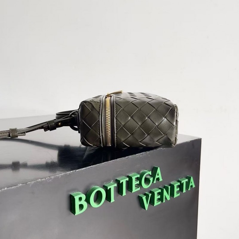 BOTTECA Ve*ne*ta uses exquisite craftsmanship intreccio weaving imported sheepskin leather Crossbody t