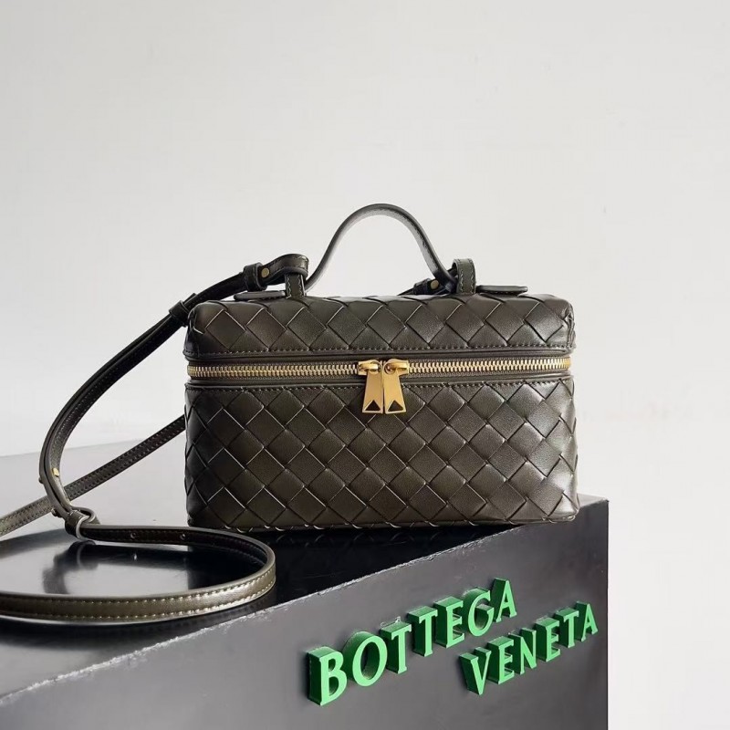 BOTTECA Ve*ne*ta uses exquisite craftsmanship intreccio weaving imported sheepskin leather Crossbody t