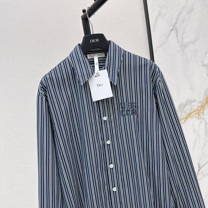 L0ew* spring and summer new logo embroidery striped shirtL0ew* spring and summer new logo embroidery