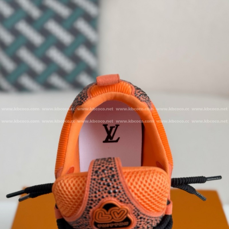 L0*is V*t0n RUNNER TATIC SNEAKERS