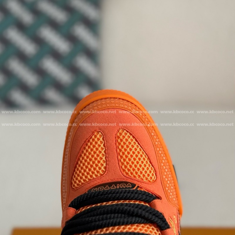 L0*is V*t0n RUNNER TATIC SNEAKERS