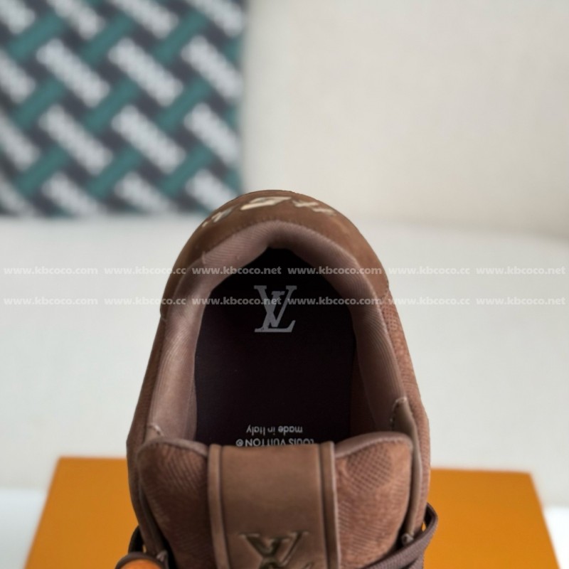 L0*is V*t0n TRAINER SNEAKERS