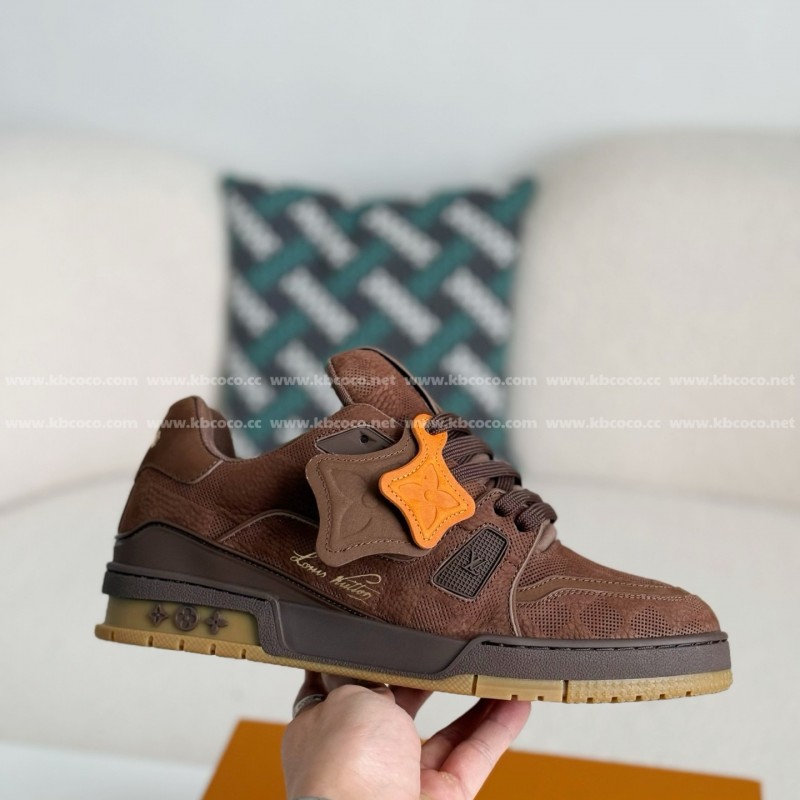 L0*is V*t0n TRAINER SNEAKERS