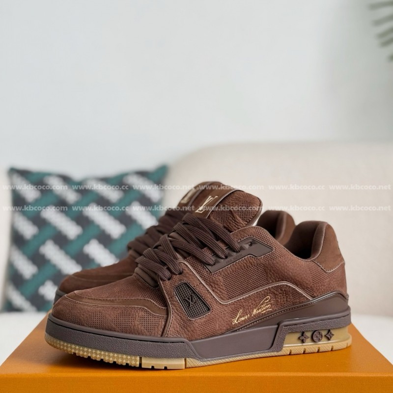 L0*is V*t0n TRAINER SNEAKERS