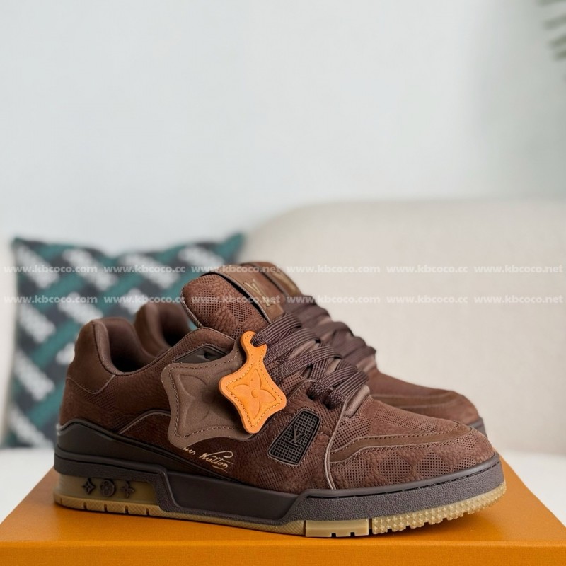 L0*is V*t0n TRAINER SNEAKERS