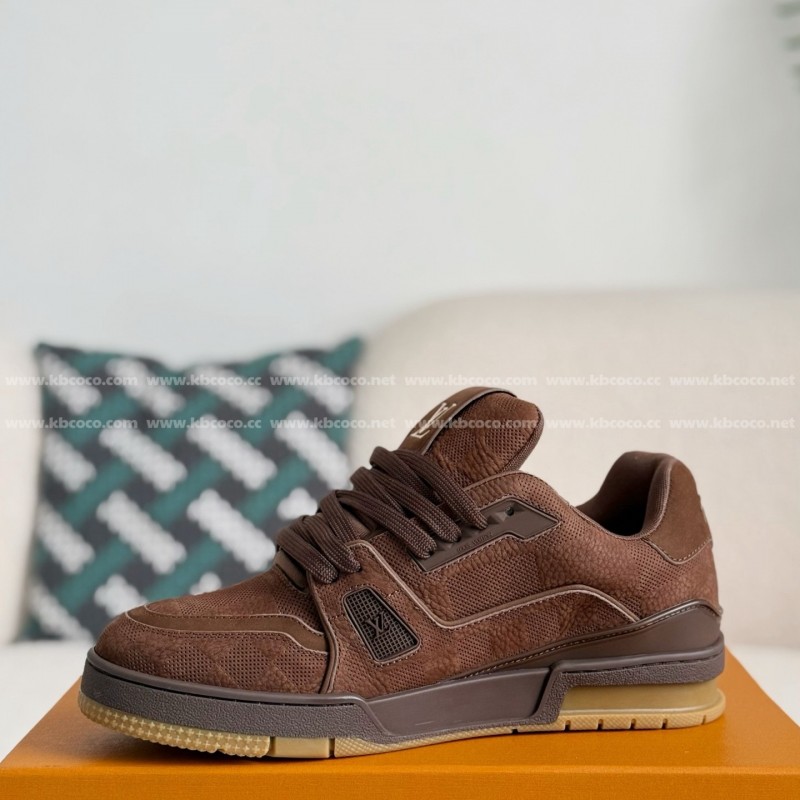 L0*is V*t0n TRAINER SNEAKERS