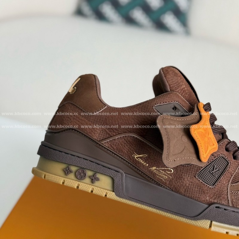 L0*is V*t0n TRAINER SNEAKERS