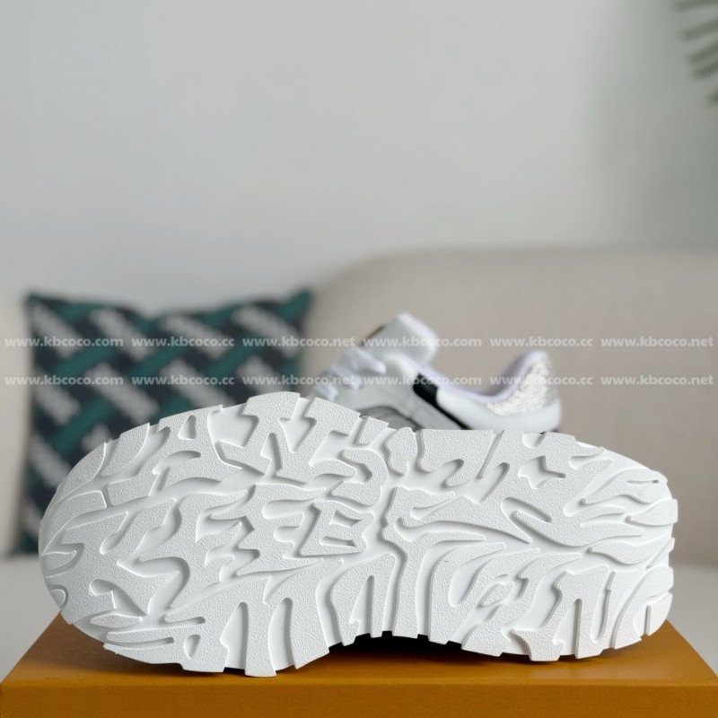 L0*is V*t0n CASUAL SPORTS SHOES