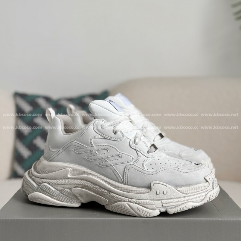 Ba*len*cia*ga Triple S Sporty Dad Shoes