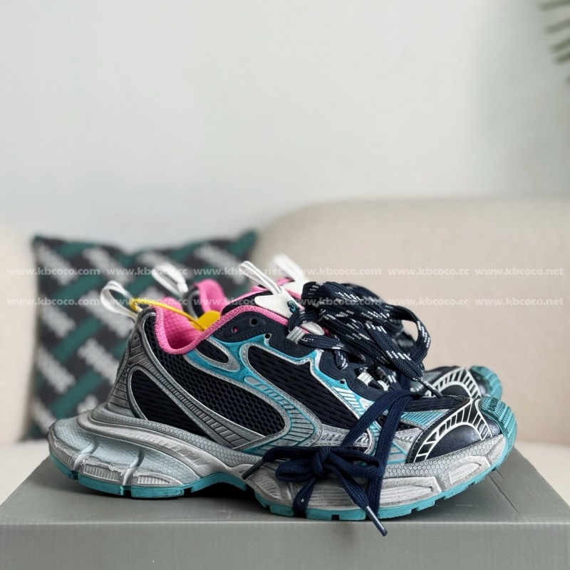 Ba*len*cia*ga Runner Sneakers